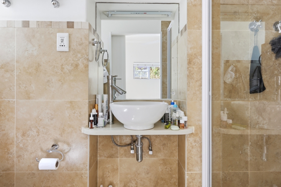 6 Bedroom Property for Sale in Green Point Western Cape